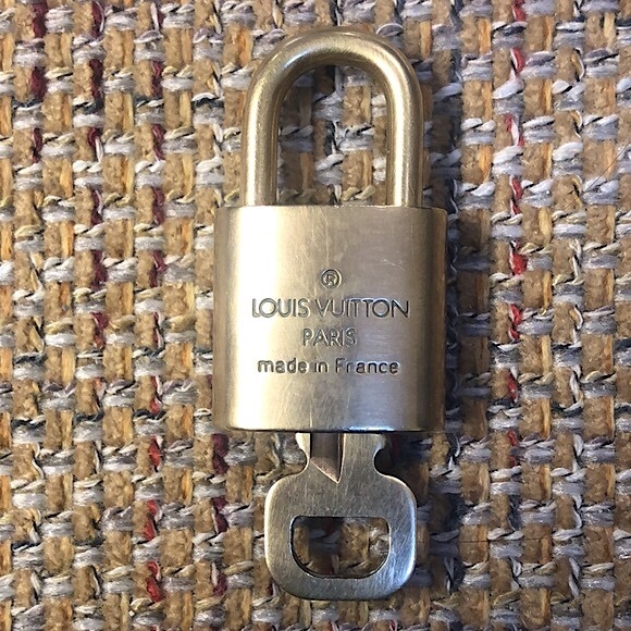 Louis Vuitton LV Gold Padlock Lock & Key 308 - Picture 10 of 13